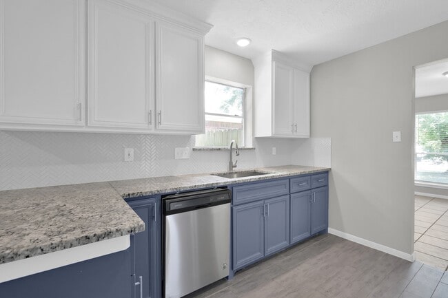 Building Photo - 28903 Atherstone St