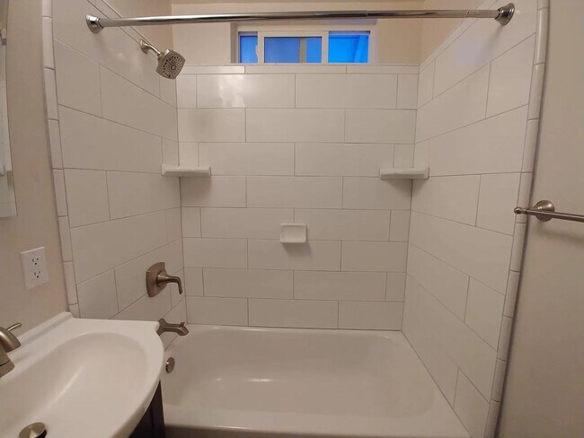 Building Photo - 488 April Way