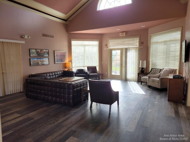 Building Photo - 2765 Barclay Way