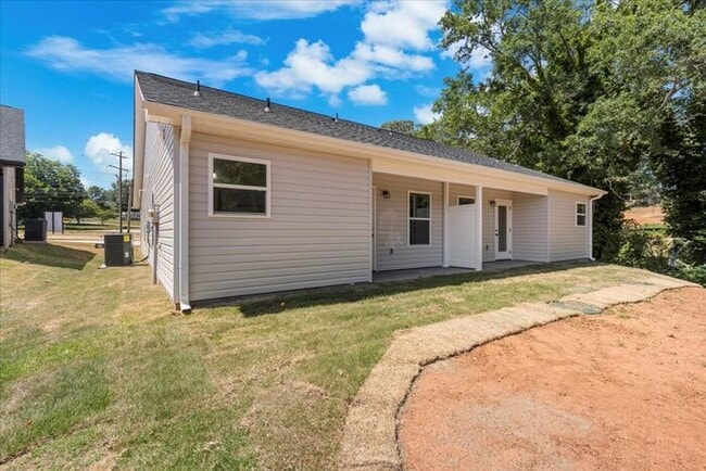 Building Photo - SPECIAL! Arlington Townes - Beautiful 3 Bed 2 Bath Townhomes for Rent in Greer, SC