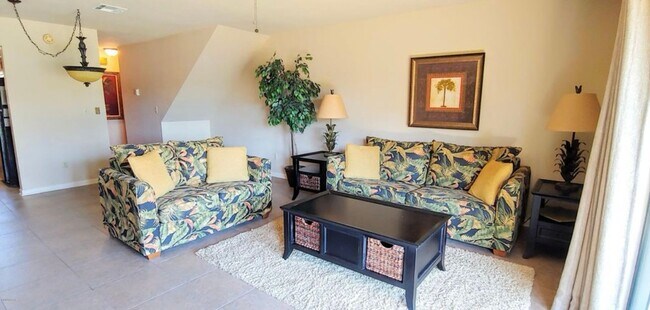 Building Photo - 2 BR and 2 Baths overlooking the Tennis Court