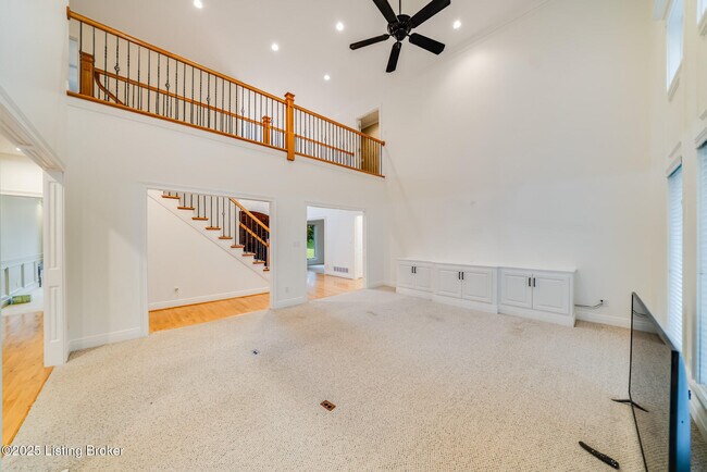 Building Photo - 12307 Ridgeview Dr