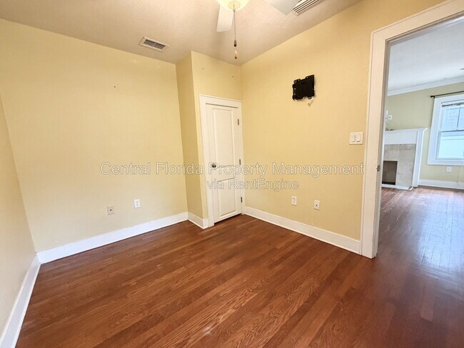 Building Photo - 2223 Amherst Ave