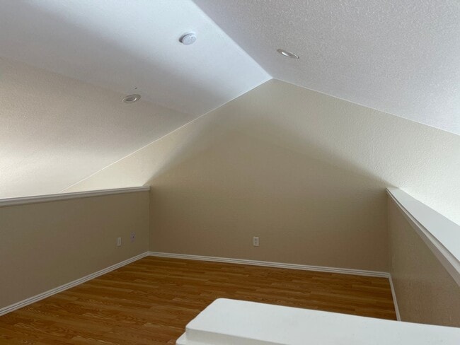 Building Photo - 1021 S Walden Way