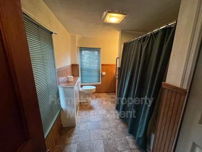 Building Photo - 430 Market St