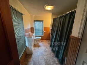 Building Photo - 430 Market St