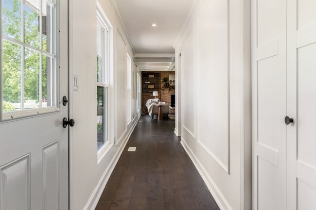 Building Photo - London Property