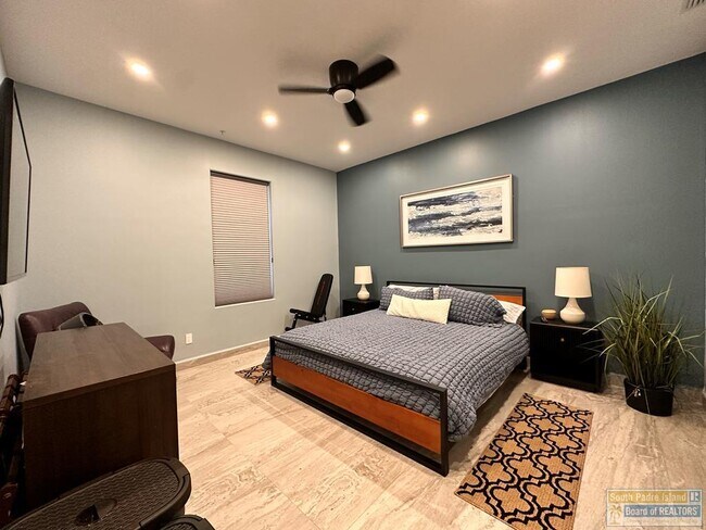 Building Photo - 2700 Gulf Blvd