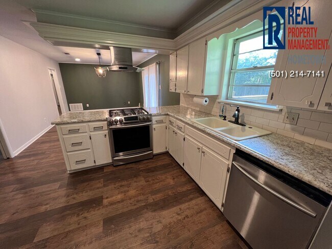 Building Photo - 1714 Biscayne Dr