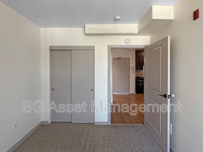 Building Photo - 1459 MacArthur Blvd