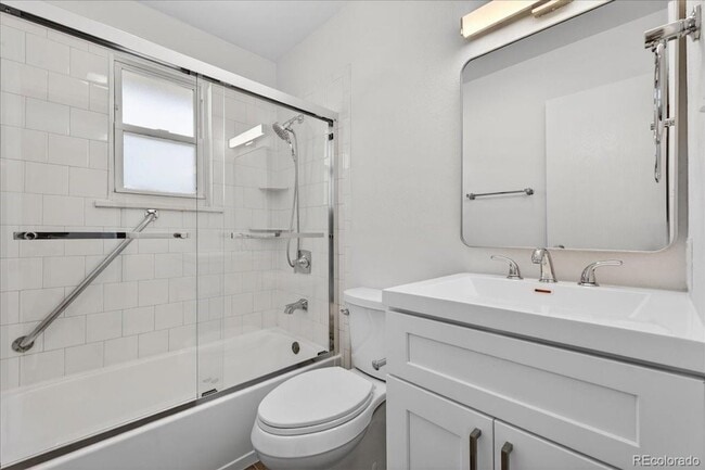 Building Photo - 9050 N Elm Ct