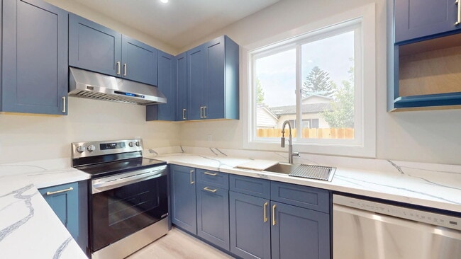 Building Photo - 976 Masson Ave
