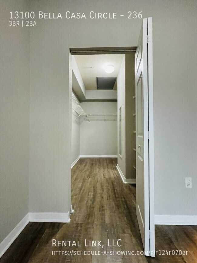 Building Photo - 13100 Bella Casa Cir