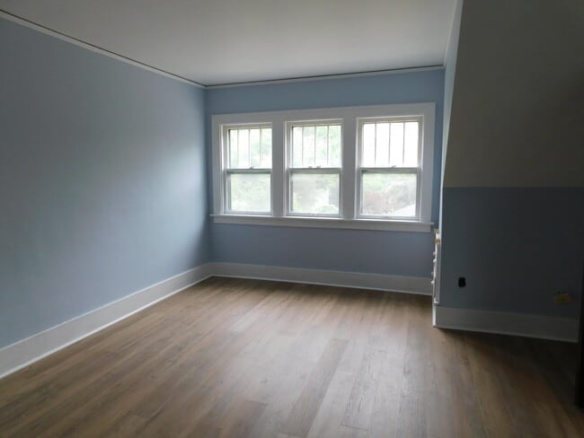 Building Photo - 310 Olive St