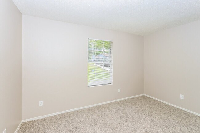 Building Photo - 1505 Chelsea Downs Dr NE