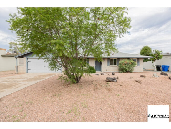Building Photo - Gorgeous 3/2 Phoenix Home with Pool!