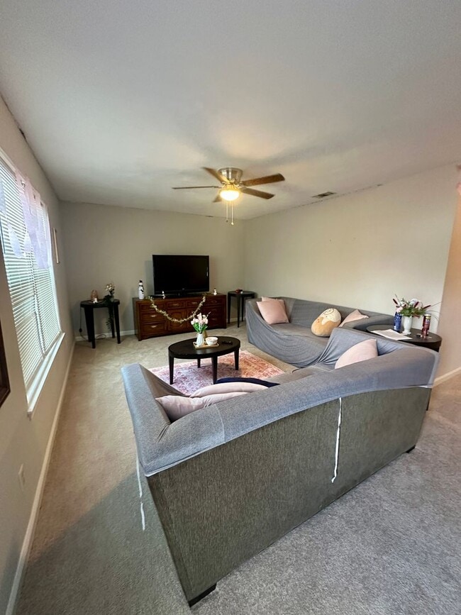 Building Photo - Prime Location Close to Virginia Tech