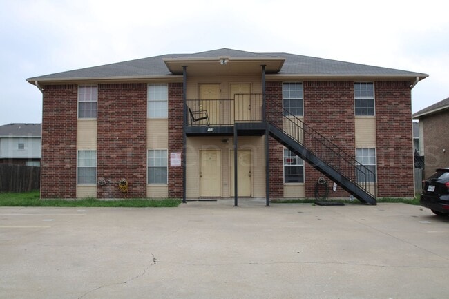 Primary Photo - 2 Bedroom Apartment in North Killeen!