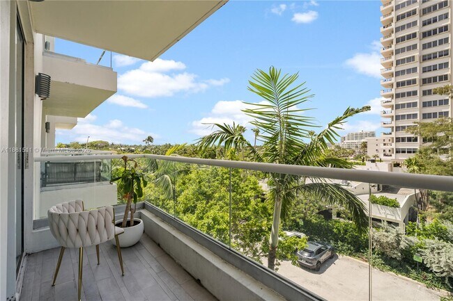 Building Photo - 6362 Collins Ave