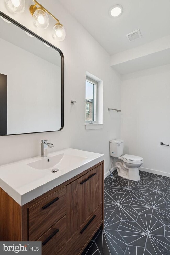 Building Photo - 5633 Warrington- New Construction 3 Bedroo...