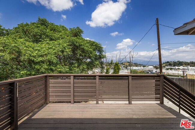 Building Photo - 1562 Attridge Ave