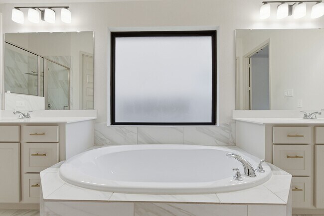 Building Photo - 2215 Crystal Reef Ct