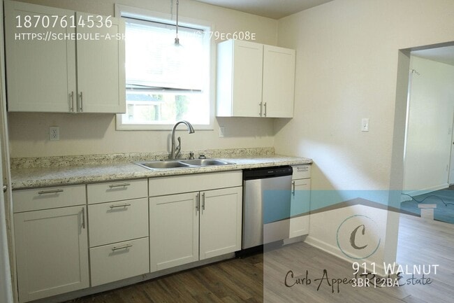 Building Photo - 911 Walnut-