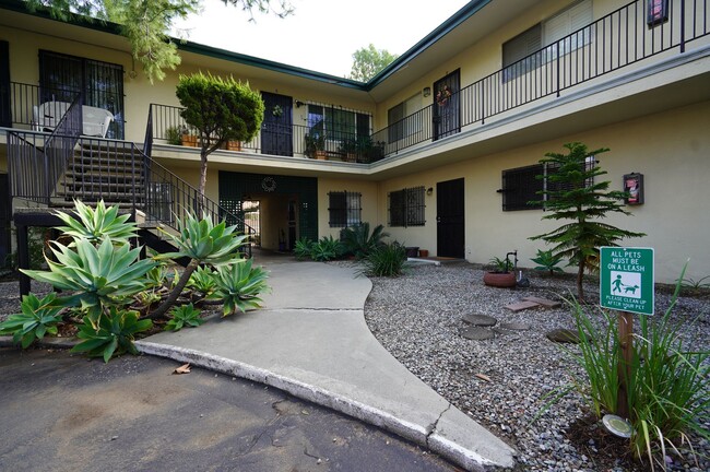 Primary Photo - 1bd/1ba Spacious & Downstairs Apartment in...