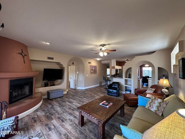 Building Photo - 11011 N Zephyr Dr