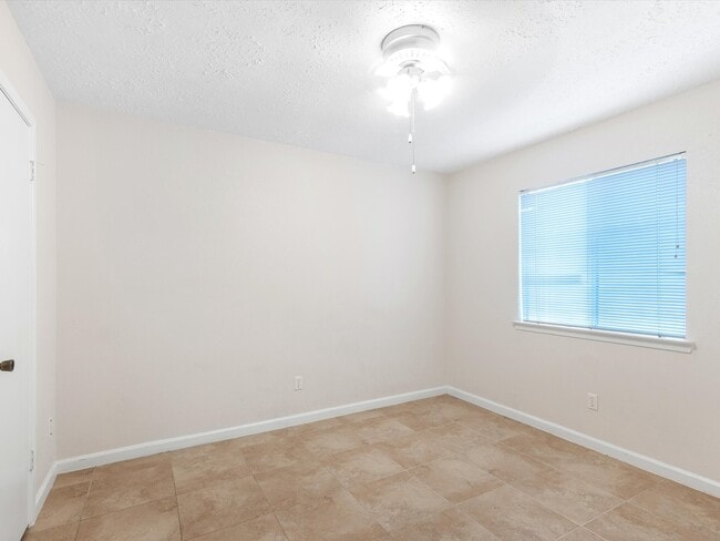 Building Photo - 13515 Wimbledon Oaks Dr