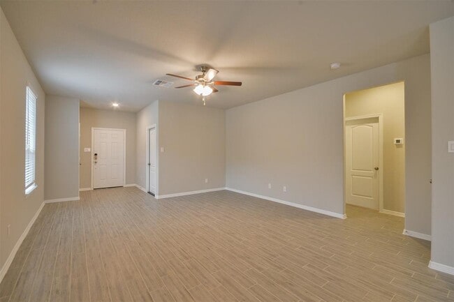 Building Photo - 826 Wembley Wood Wy