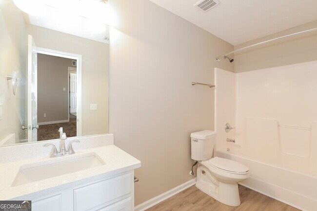 Building Photo - 1052 Navaho Trail