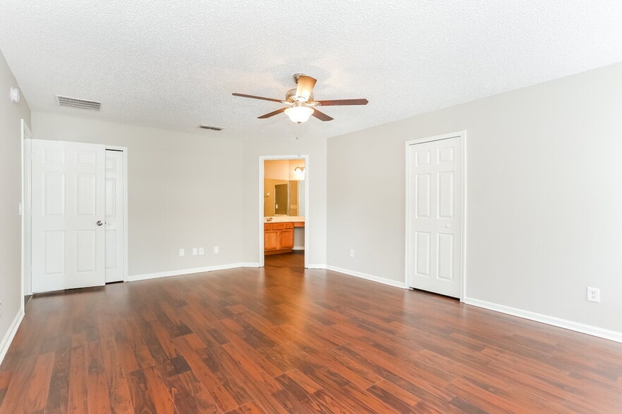 Building Photo - 2626 Springwillow Dr