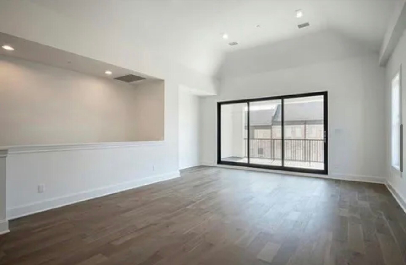 Building Photo - 4139 Runyon Rd