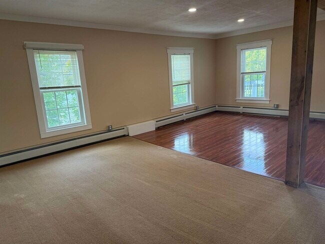 Building Photo - 526 Canaan St