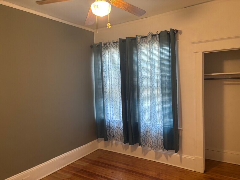 Building Photo - 2210 Dellwood Ave