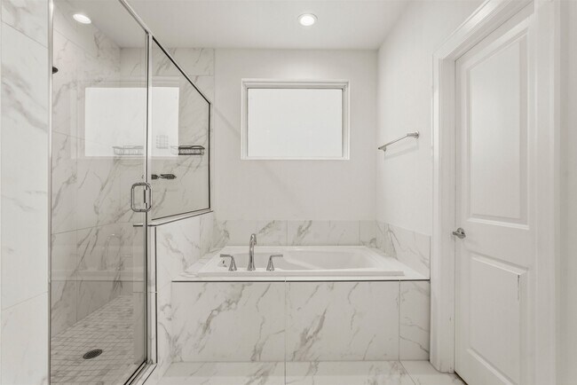 Building Photo - 1113 Highland Square Ln