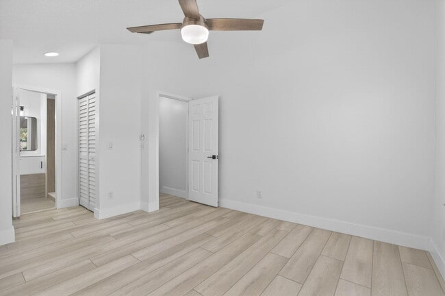 Building Photo - 5230 Woodruff Ln