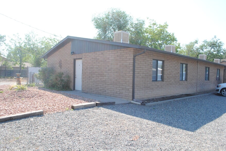 Primary Photo - 1105 Santa Clara Ave