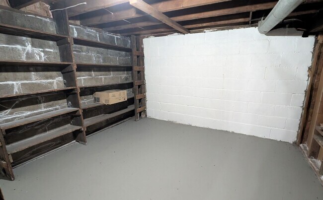 Building Photo - 2128 8th St