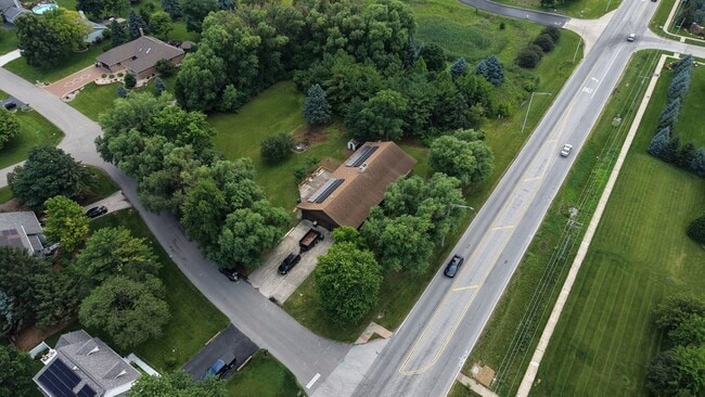 Building Photo - 11110 Highland Dr