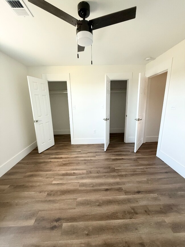 Building Photo - 1912 Sanford Dr