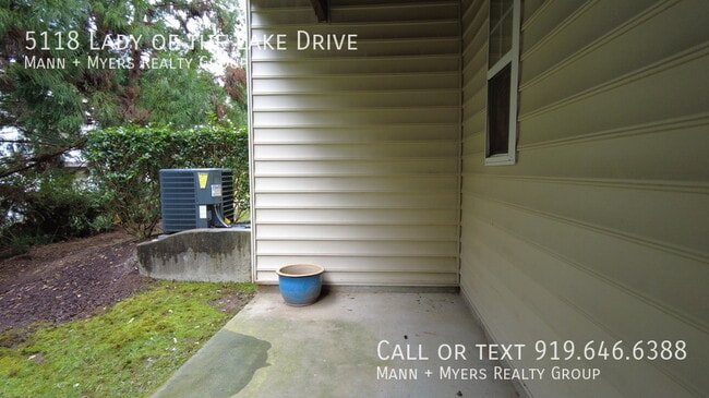 Building Photo - 5118 Lady of the Lake Dr