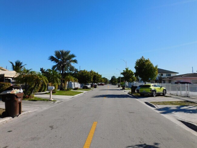 Building Photo - 846 W 31st St