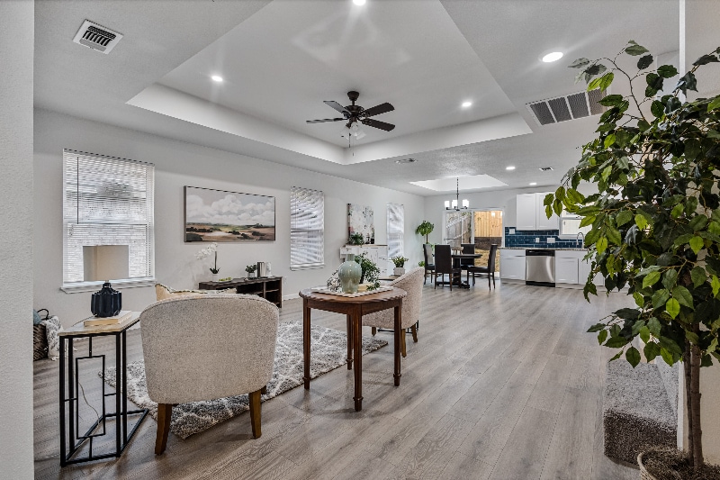 Building Photo - 1009 N Barrett Ave