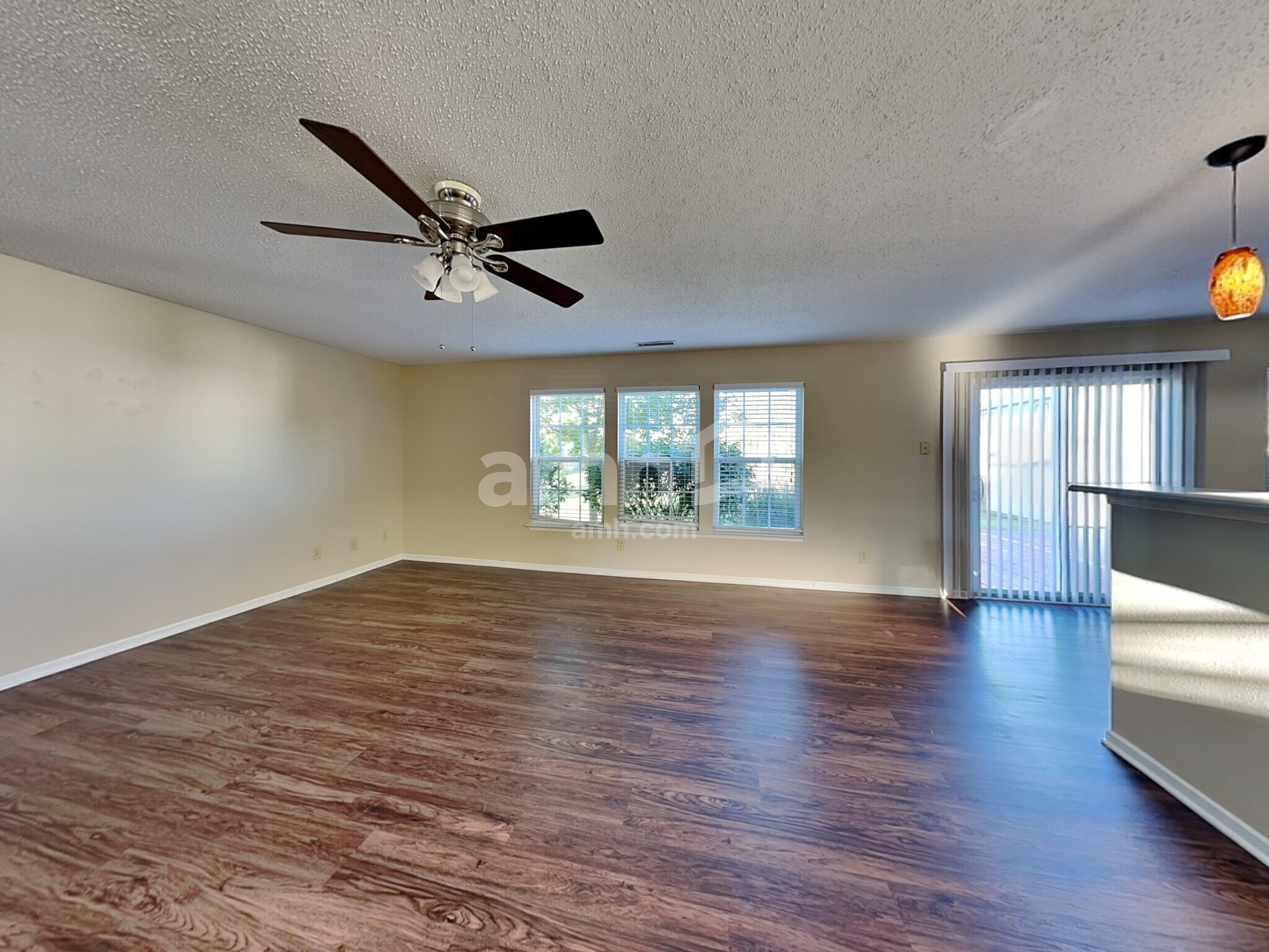 Building Photo - 5862 N Quincy Dr