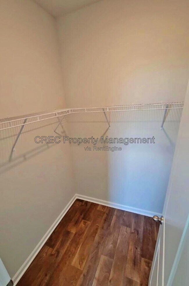 Building Photo - 817 Lilyford Ln