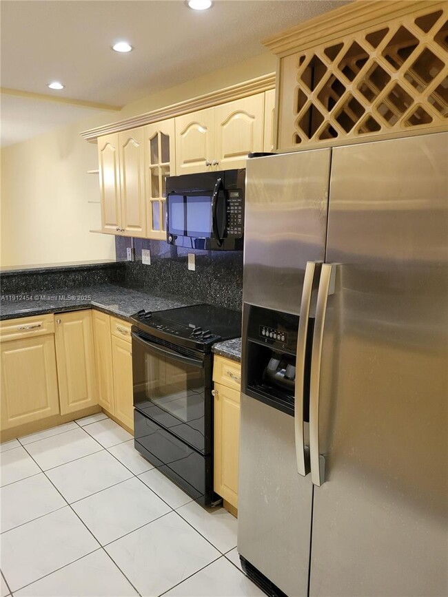 Building Photo - 2750 N 34th Ave