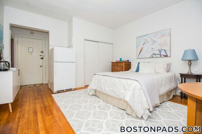 Building Photo - 1253 Beacon St