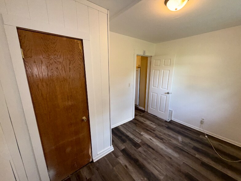 Building Photo - 1103 Arlington Ave